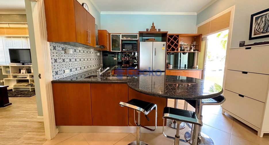 For rent 3 bedrooms condo in Jomtien, Pattaya