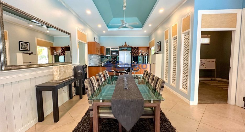 For rent 3 bedrooms condo in Jomtien, Pattaya