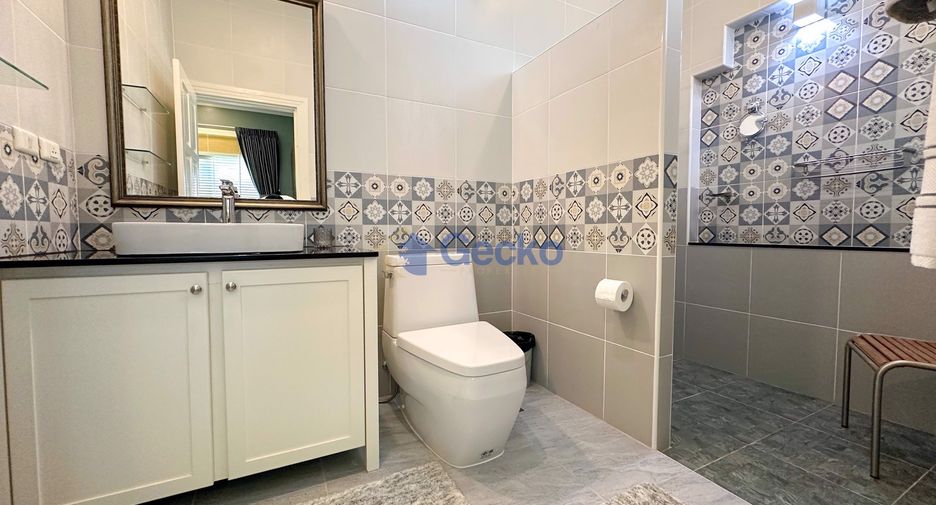 For rent 3 bedrooms condo in Jomtien, Pattaya