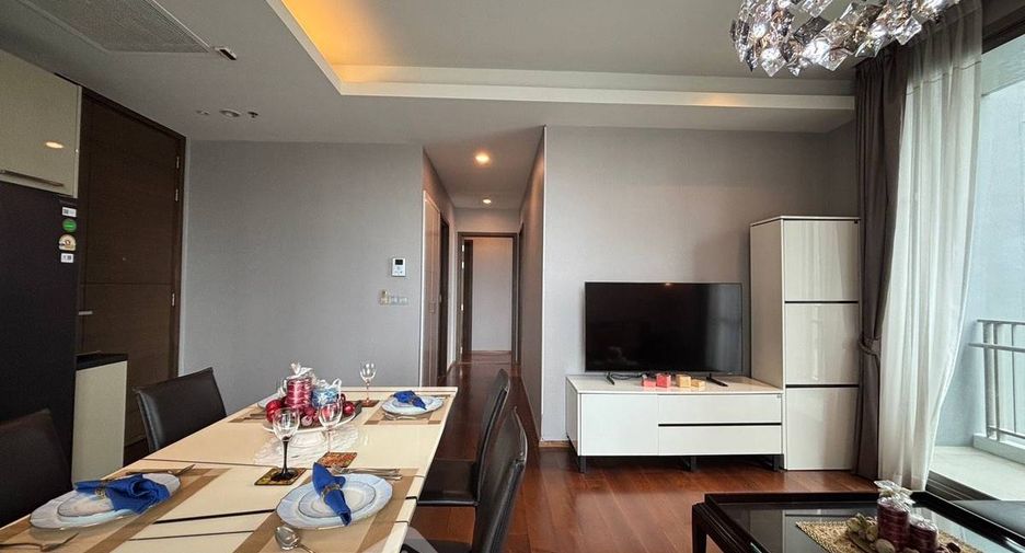 For rent 2 bedrooms condo in Watthana, Bangkok