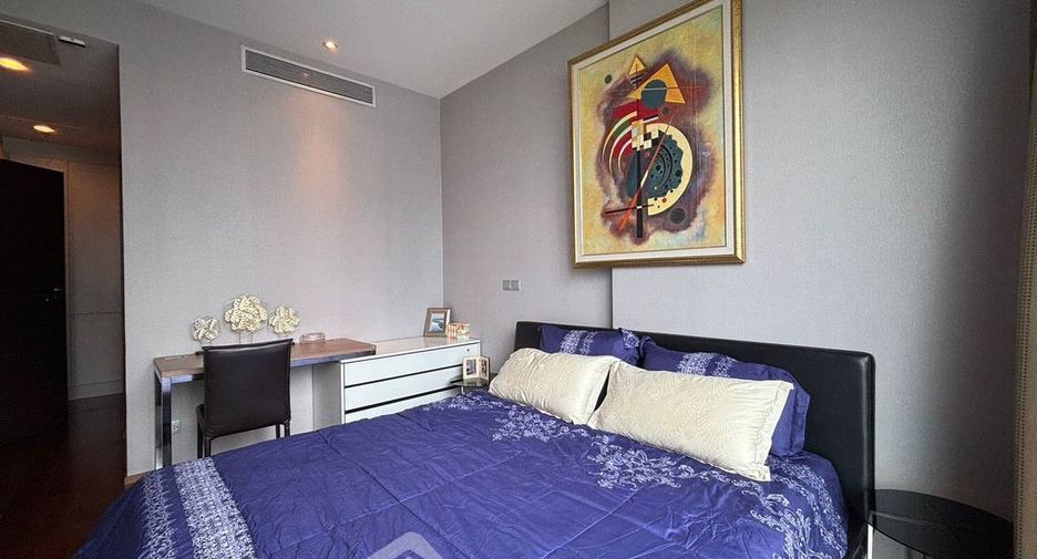 For rent 2 bedrooms condo in Watthana, Bangkok
