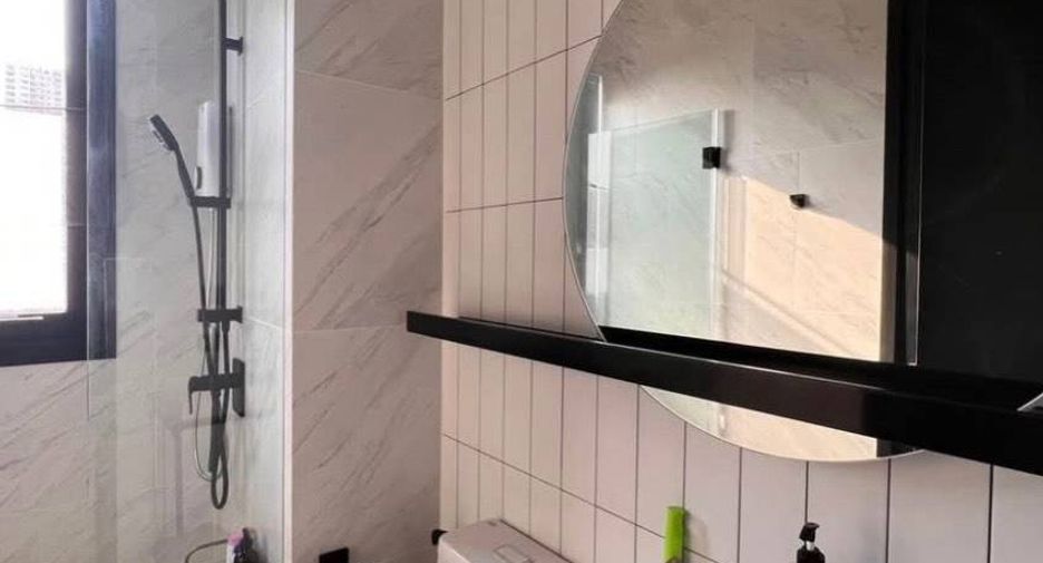 For rent 2 bedrooms condo in Khlong San, Bangkok