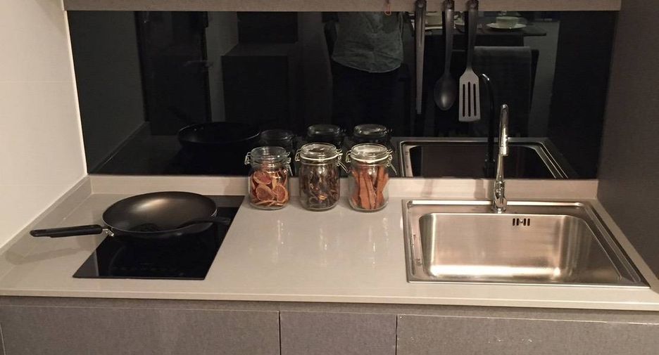 For rent 1 bed condo in Phra Khanong, Bangkok