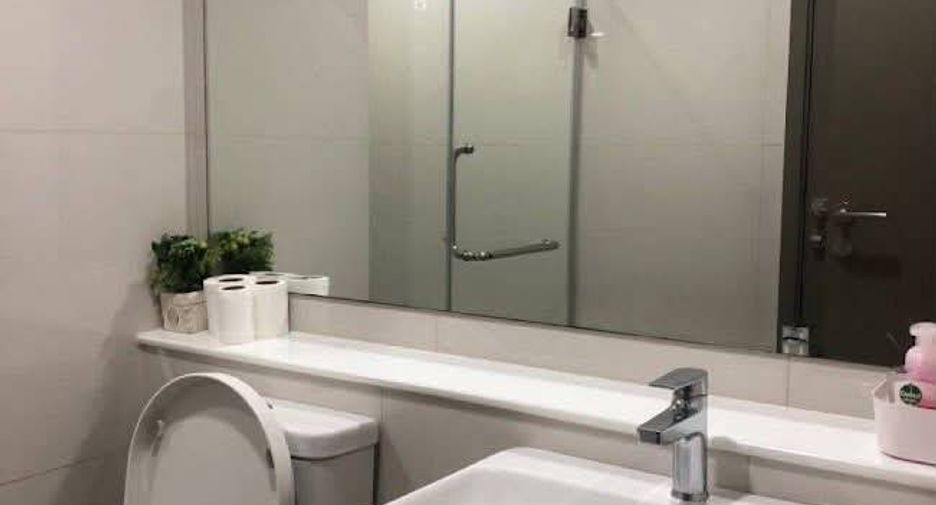 For rent 2 bedrooms condo in Huai Khwang, Bangkok
