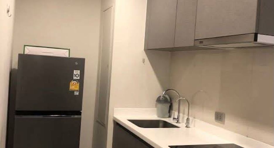 For rent 2 bedrooms condo in Huai Khwang, Bangkok