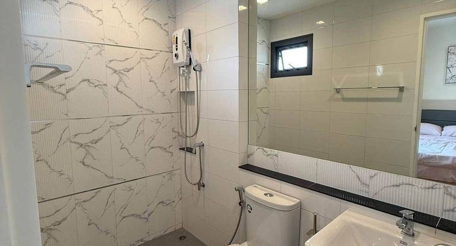For rent 3 bedrooms townhouse in Prawet, Bangkok
