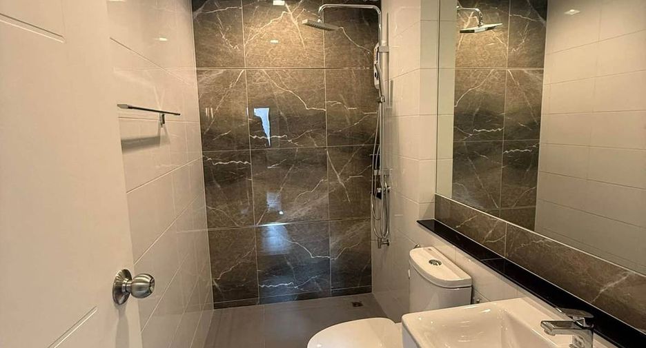 For rent 3 bedrooms townhouse in Prawet, Bangkok