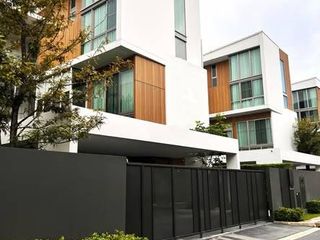 For rent 3 bedrooms house in Saphan Sung, Bangkok