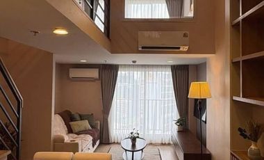 For rent 2 bedrooms condo in Bang Rak, Bangkok