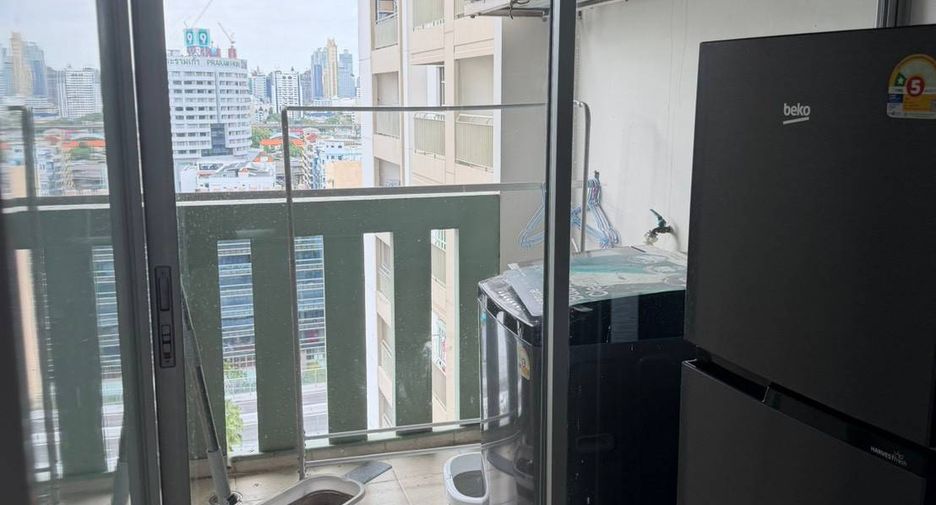 For rent 2 bedrooms condo in Huai Khwang, Bangkok