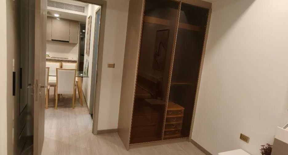 Condo en alquiler de 2 habitaciones en Huai Khwang, Bangkok