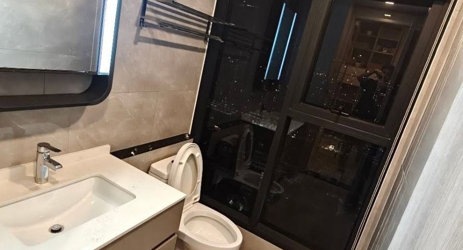 Condo en alquiler de 2 habitaciones en Huai Khwang, Bangkok