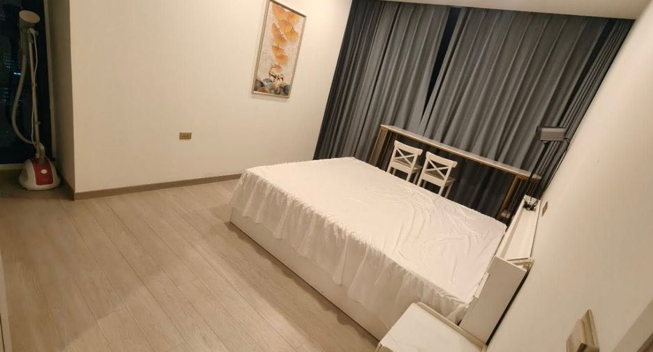 Condo en alquiler de 2 habitaciones en Huai Khwang, Bangkok