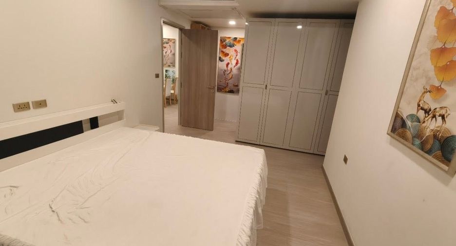 Condo en alquiler de 2 habitaciones en Huai Khwang, Bangkok