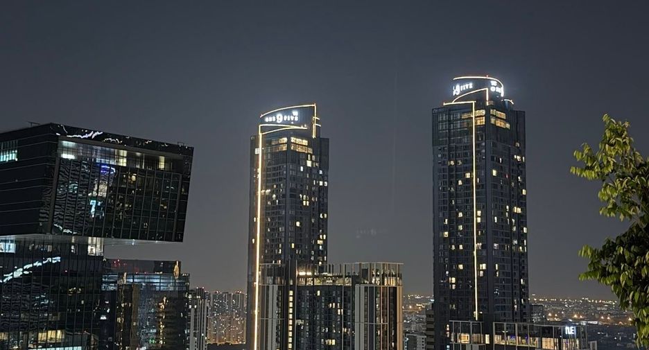 Condo en alquiler de 2 habitaciones en Huai Khwang, Bangkok