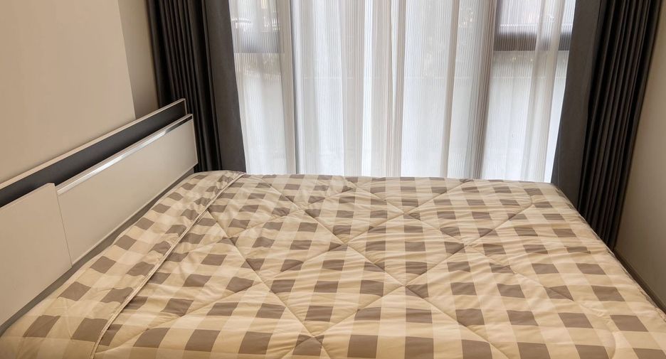 For rent 3 bedrooms condo in Huai Khwang, Bangkok