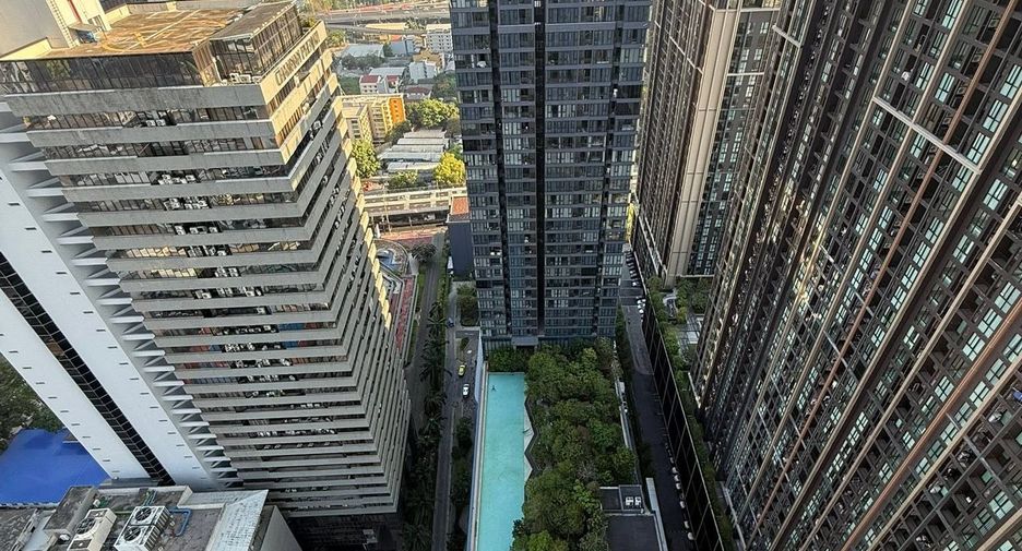 For rent 1 bed condo in Huai Khwang, Bangkok