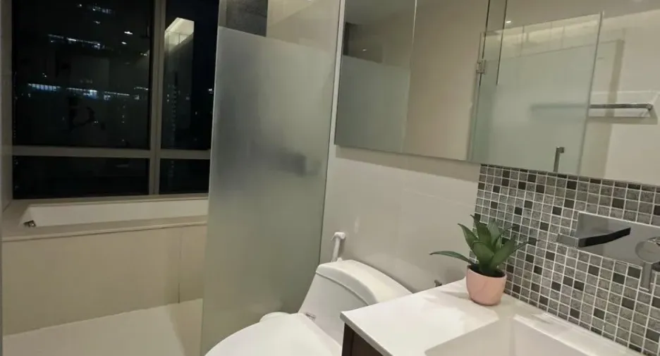 For rent 2 bedrooms condo in Watthana, Bangkok