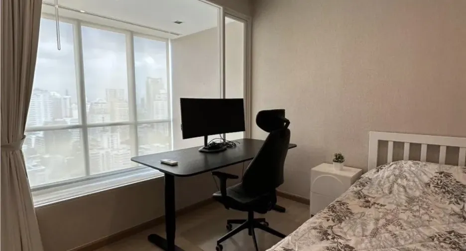 For rent 2 bedrooms condo in Watthana, Bangkok