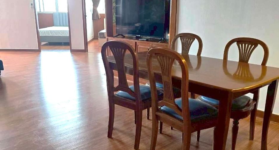 For rent 2 bedrooms condo in Watthana, Bangkok