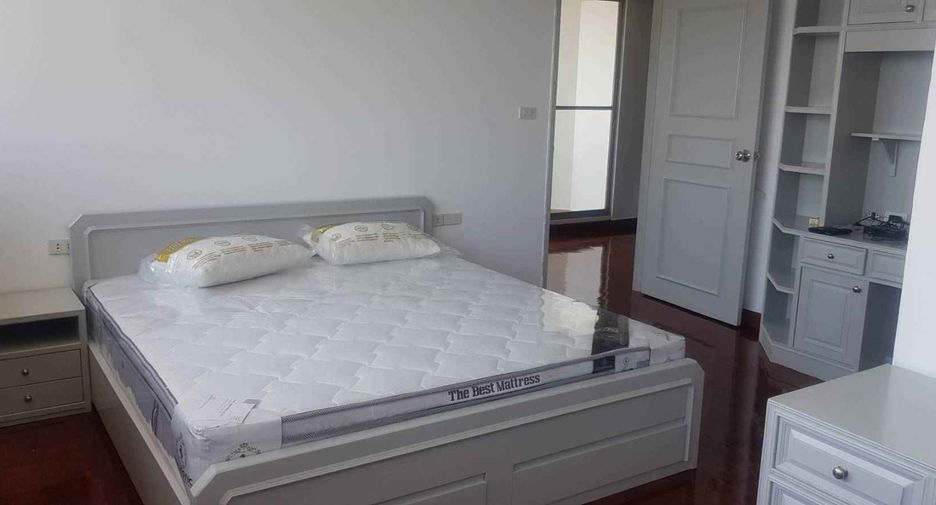 For rent 2 bedrooms condo in Watthana, Bangkok