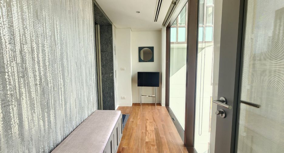 For rent 1 bed condo in Pathum Wan, Bangkok