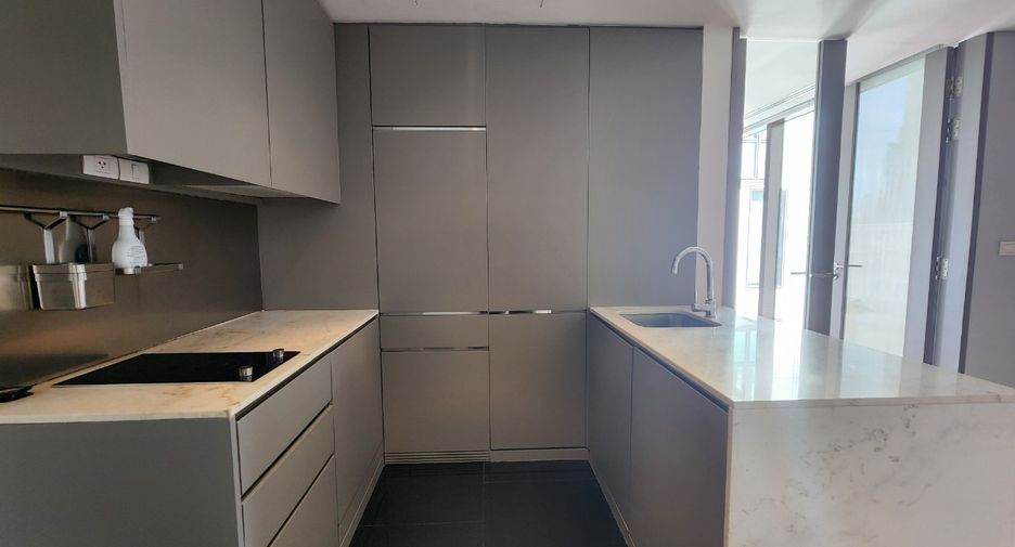 For rent 1 bed condo in Pathum Wan, Bangkok