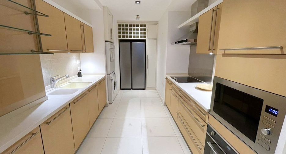 For rent 2 bedrooms condo in Pathum Wan, Bangkok