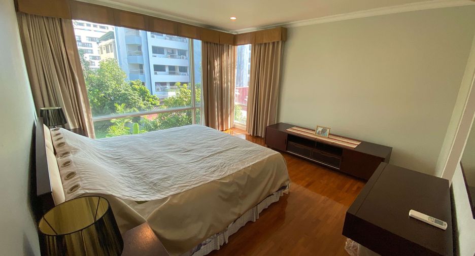 For rent 2 bedrooms condo in Khlong Toei, Bangkok
