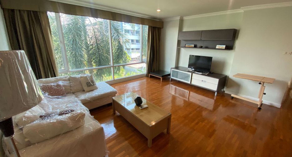 For rent 2 bedrooms condo in Khlong Toei, Bangkok