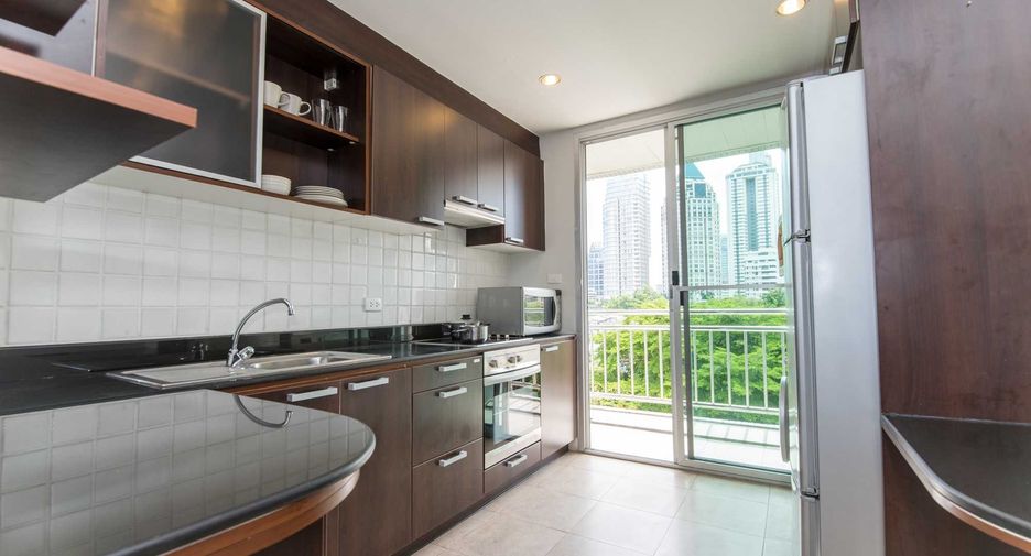 For rent 3 bedrooms condo in Sathon, Bangkok