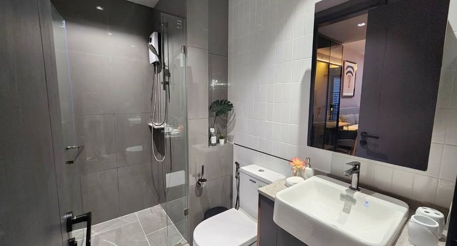 Condo en alquiler de 2 habitaciones en Bang Rak, Bangkok