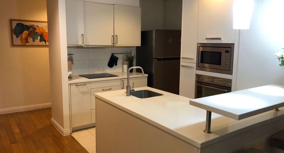 For rent 3 bedrooms condo in Sathon, Bangkok