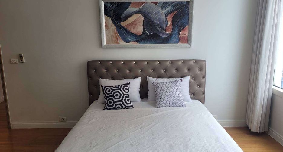 For rent 3 bedrooms condo in Sathon, Bangkok