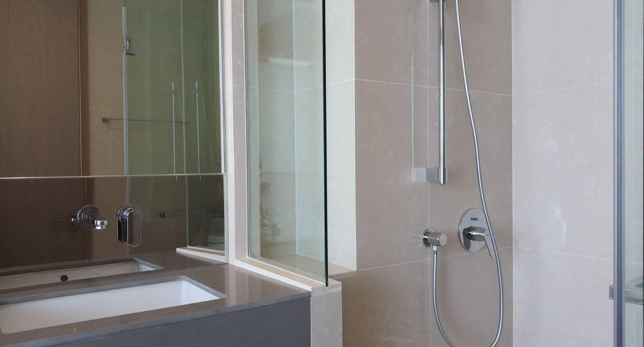 For rent and for sale 1 bed condo in Watthana, Bangkok