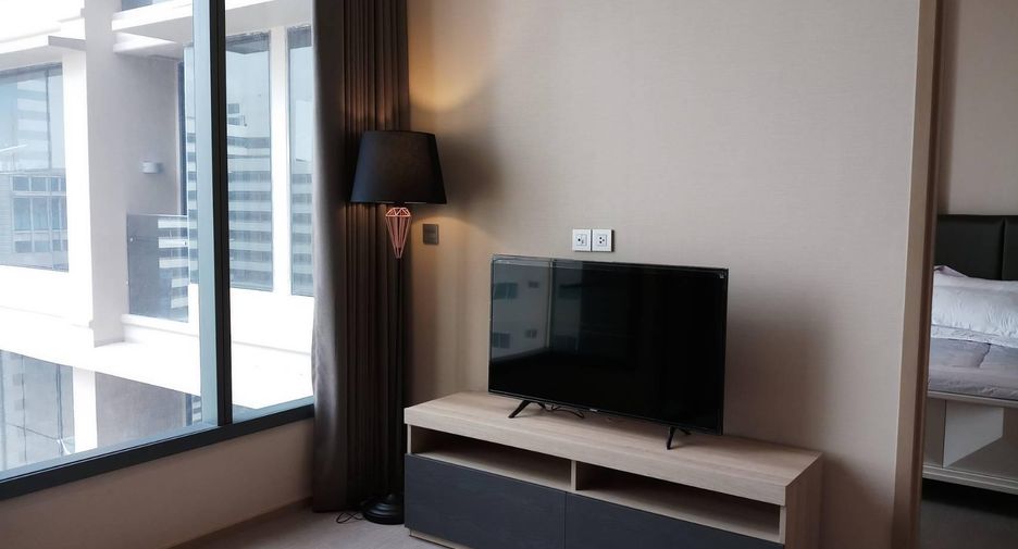 For rent and for sale 1 bed condo in Watthana, Bangkok