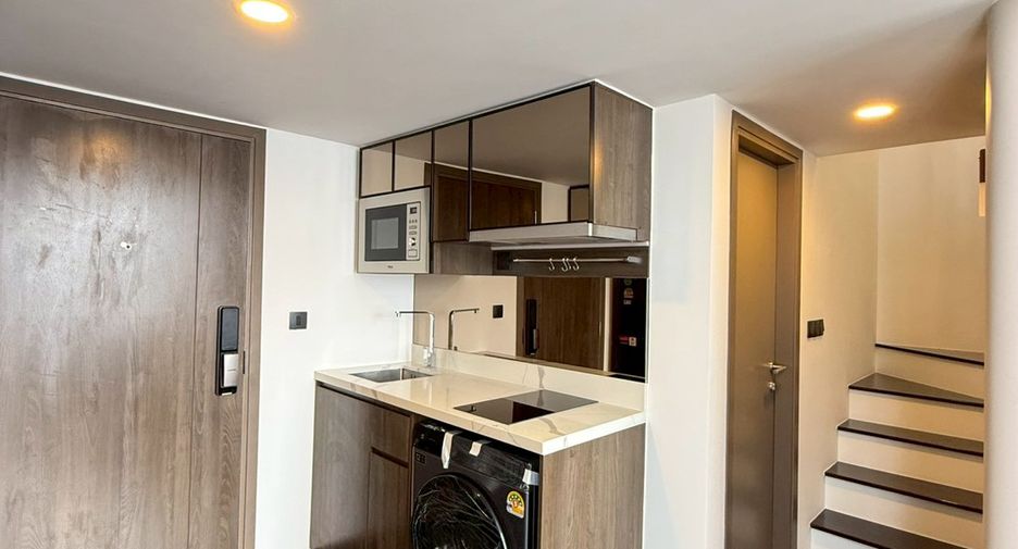 For rent 2 bedrooms condo in Watthana, Bangkok