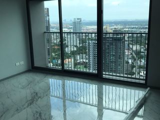 Condo en alquiler de 3 habitaciones en Khlong Toei, Bangkok
