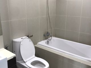 Condo en alquiler de 3 habitaciones en Khlong Toei, Bangkok