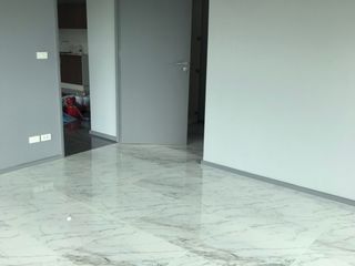 Condo en alquiler de 3 habitaciones en Khlong Toei, Bangkok