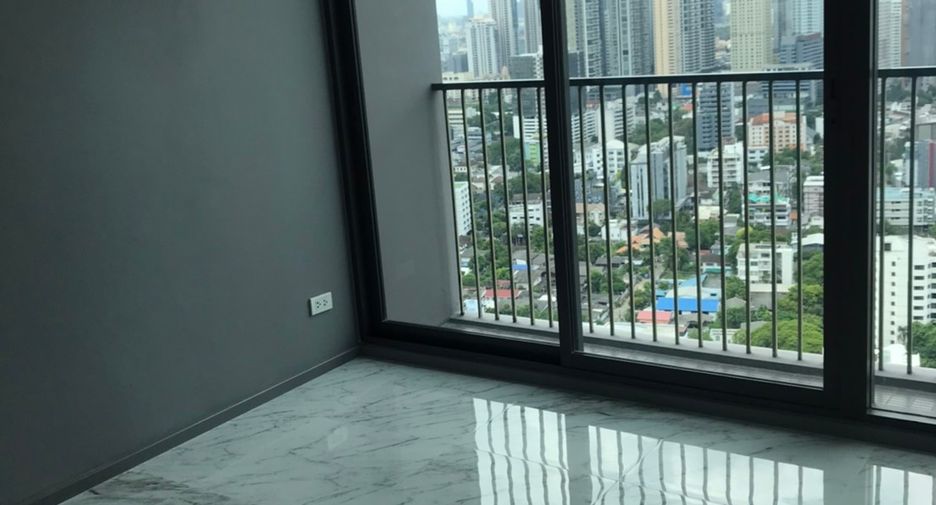 Condo en alquiler de 3 habitaciones en Khlong Toei, Bangkok