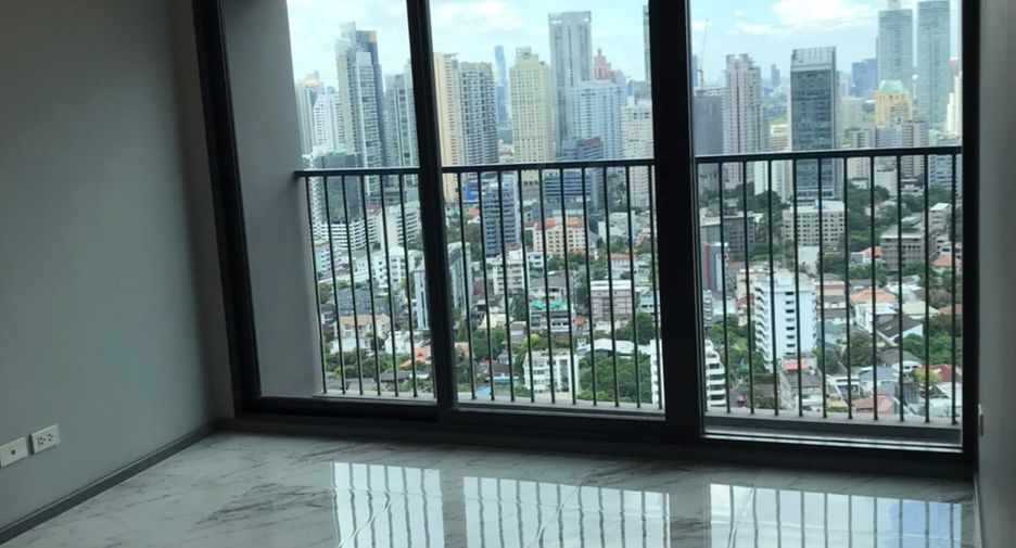 Condo en alquiler de 3 habitaciones en Khlong Toei, Bangkok