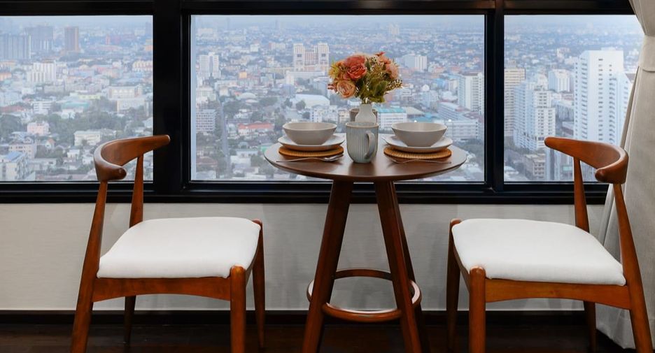 For rent 2 bedrooms condo in Watthana, Bangkok