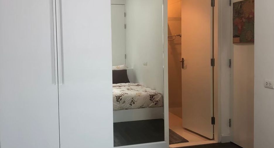 For rent 2 bedrooms condo in Pathum Wan, Bangkok
