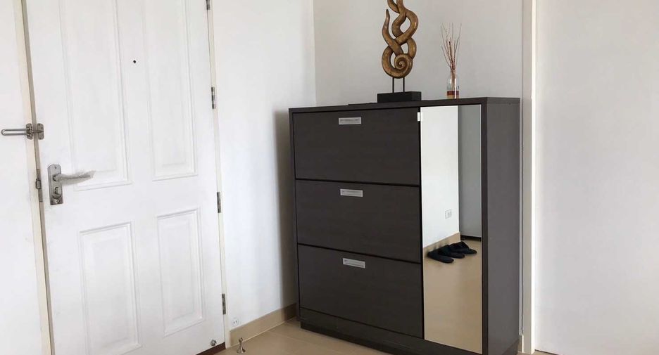 For rent 3 bedrooms condo in Khlong Toei, Bangkok