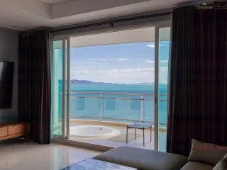 For sale 3 bedrooms condo in Bang Lamung, Chonburi