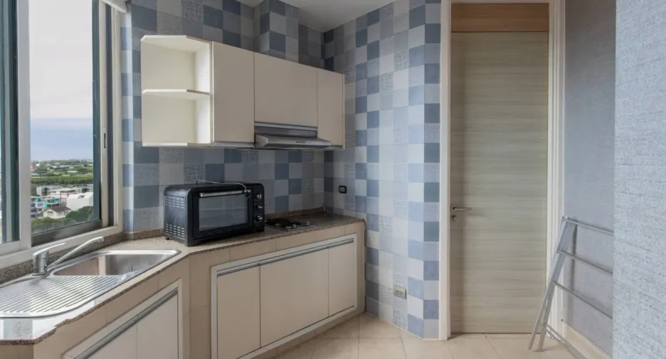 For sale 3 bedrooms condo in Jomtien, Pattaya