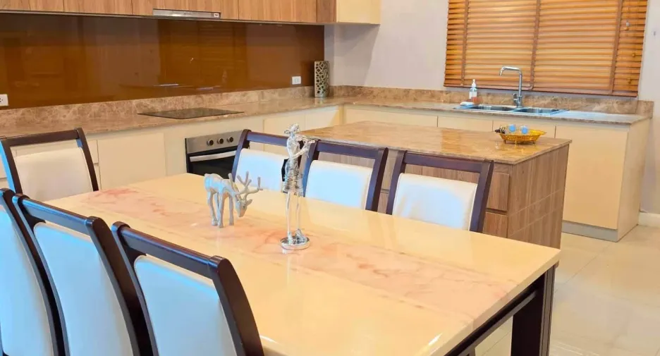 For sale 3 bedrooms villa in Huay Yai, Pattaya