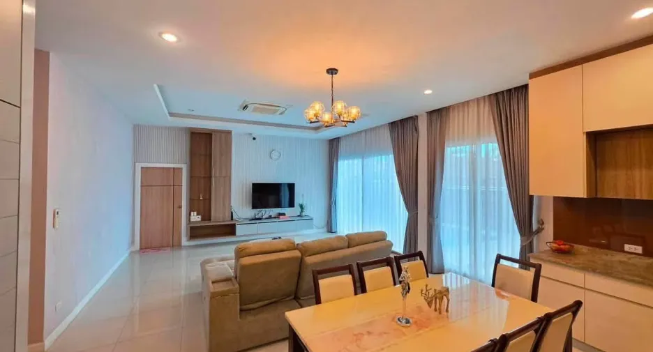 For sale 3 bedrooms villa in Huay Yai, Pattaya