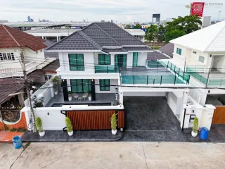 Продажа 4 спальни вилла в Банг Ламунг, Чонбури